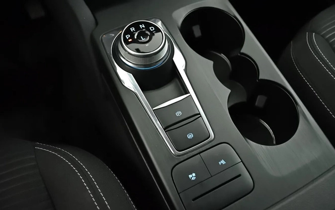 Ford Kuga cena 139800 przebieg: 16000, rok produkcji 2022 z Poznań małe 466